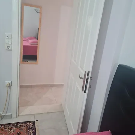 Garden Floor Summer House In Uslu Site 250m To The Sea Semesterbostad *