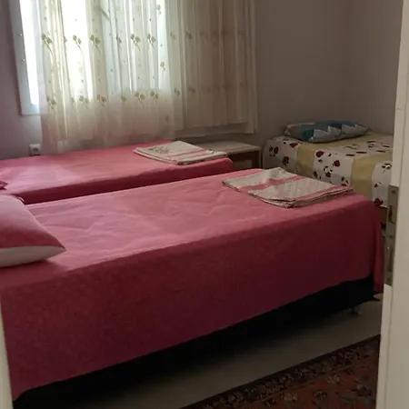 Semesterbostad Garden Floor Summer House In Uslu Site 250m To The Sea *