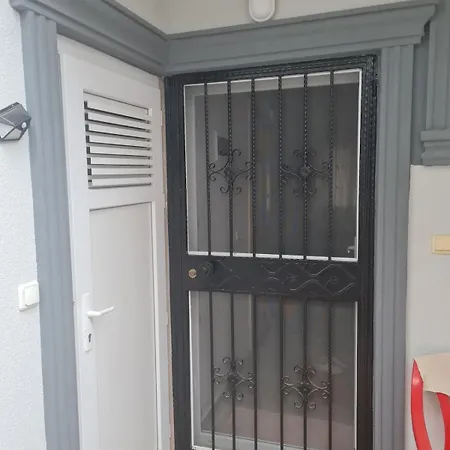 בית נופש Garden Floor Summer House In Uslu Site 250m To The Sea